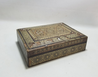 OSMANLI DÖNEMİ MARKUTERİ İŞÇİLİKLİ EL YAPIMI BÜYÜK BOY KUTU OSMANLI DÖNEMİ MARKUTERİ İŞÇİLİKLİ EL YAPIMI BÜYÜK BOY KUTU